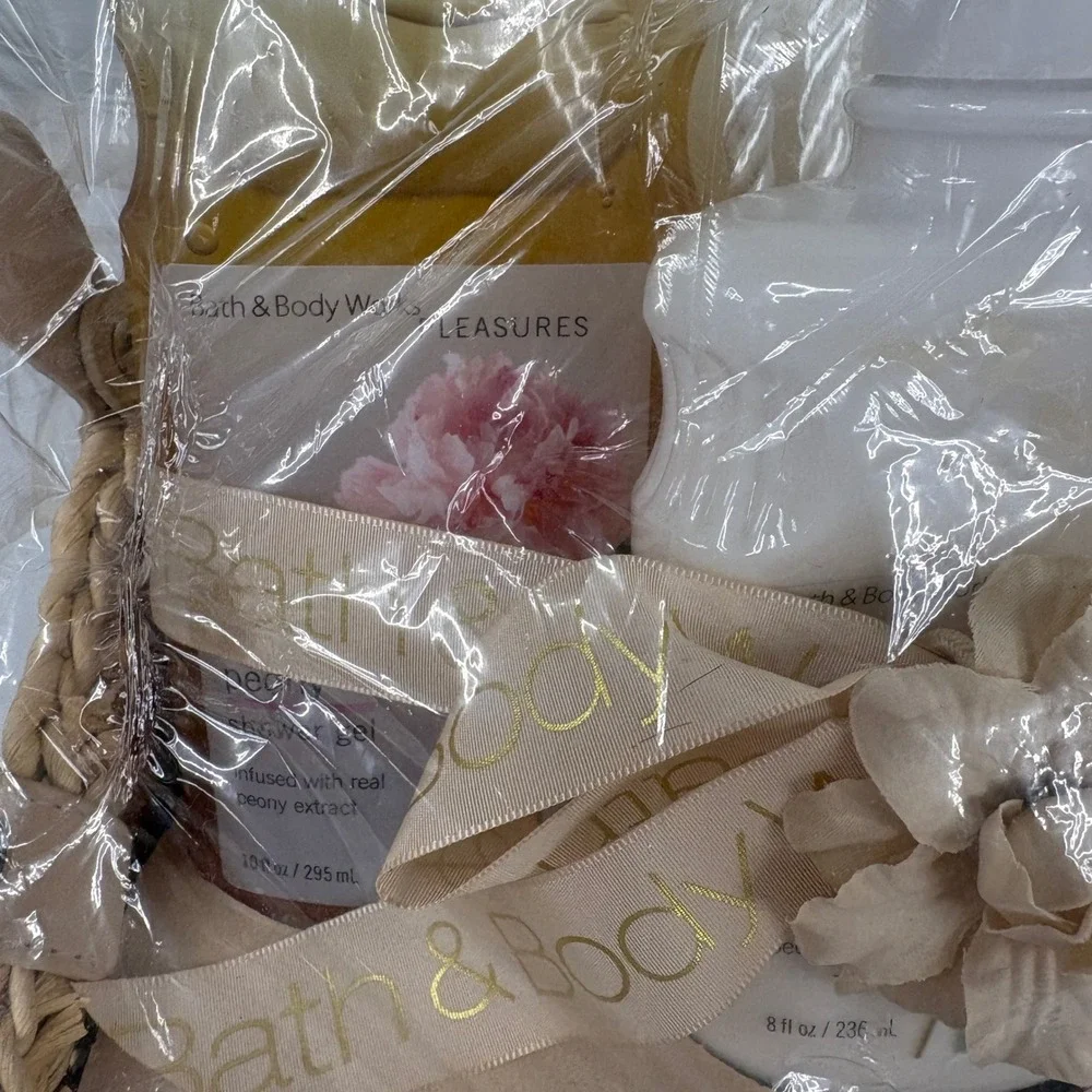 Bath & Body Works Pleasure Peony retired 3-Piece gift set 1990s RARE VINTAGE y2k